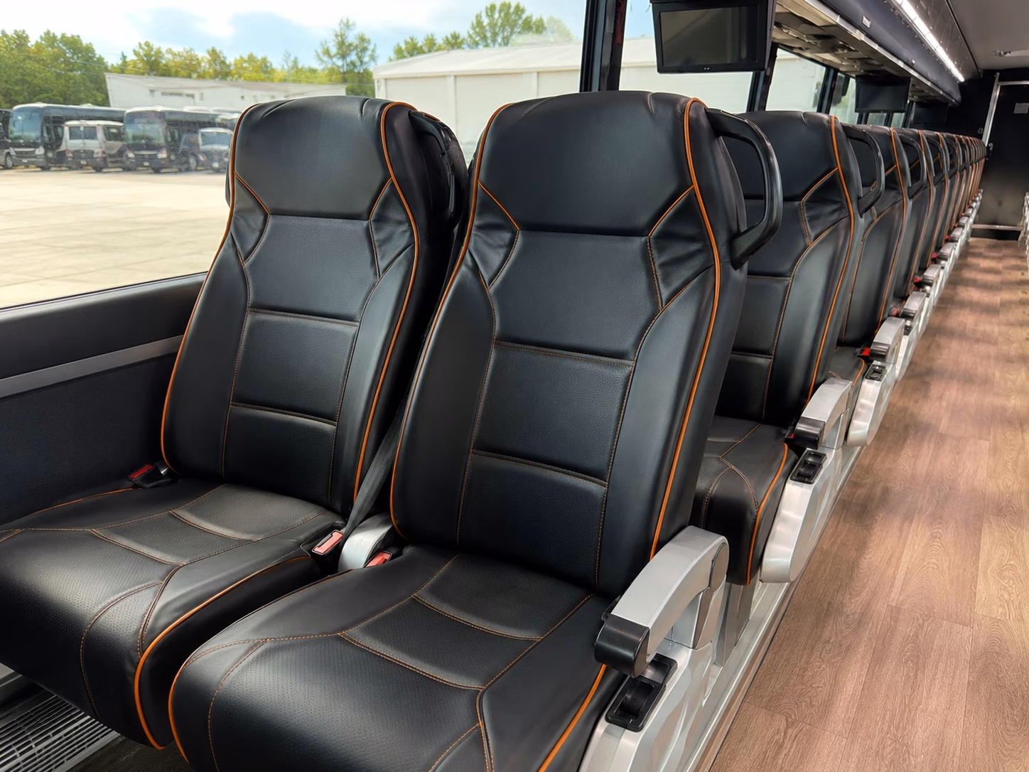 red wings and pistons game shuttles from warren to little caesars arena