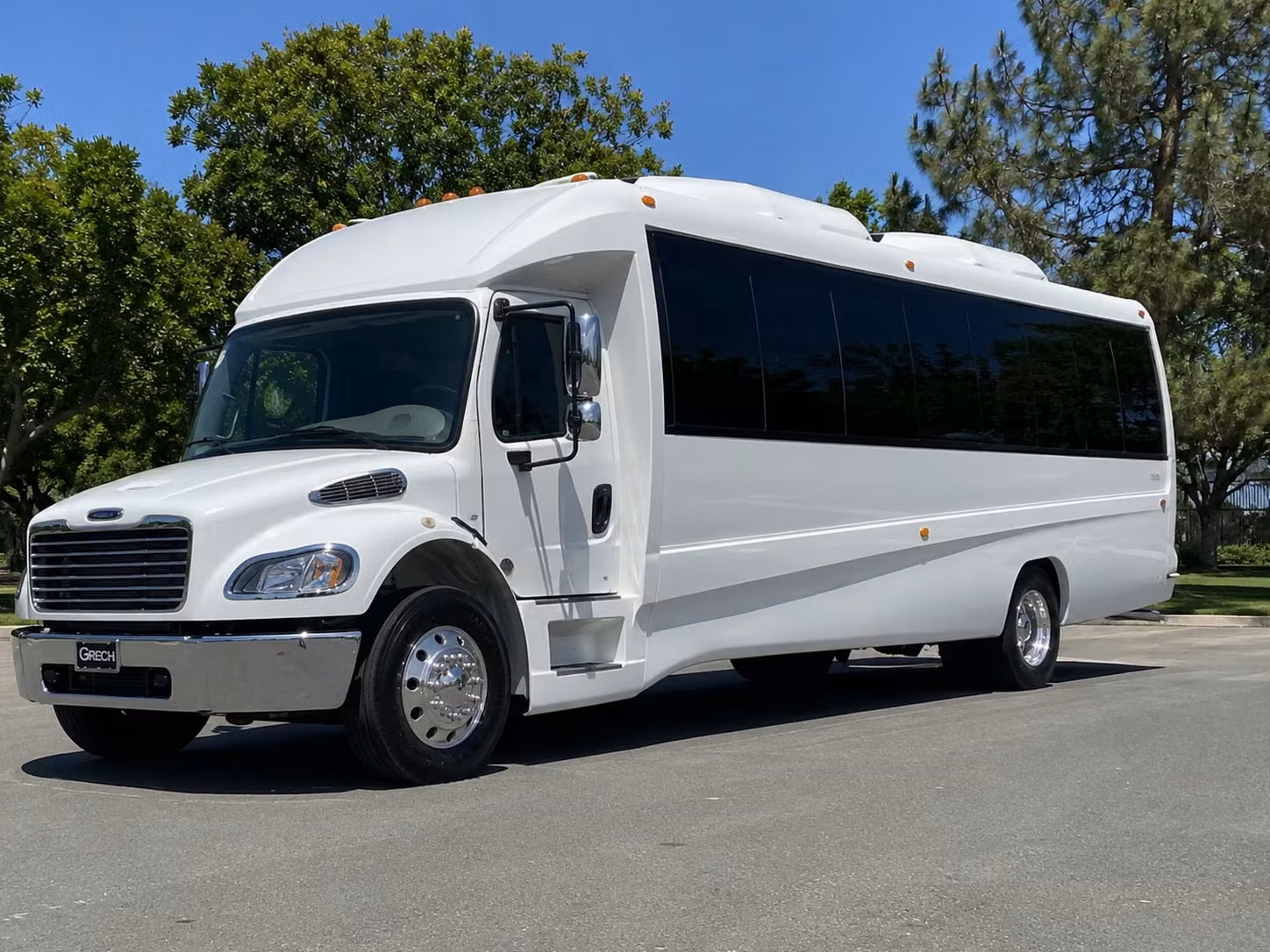 tailgate ready party buses for warren concert fans